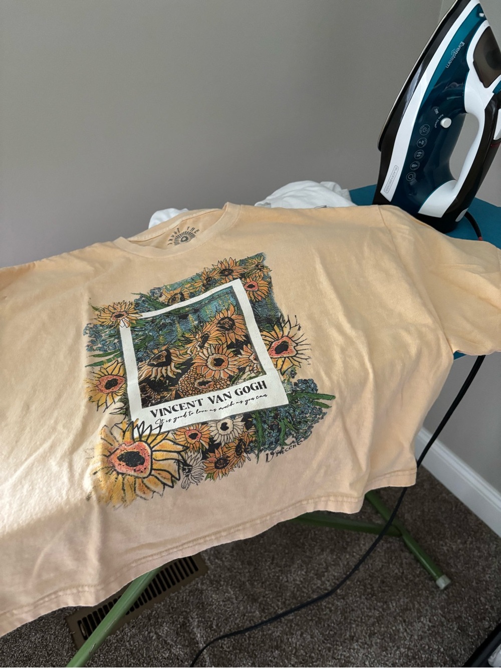 Sunflower Graphic Tee - Peach